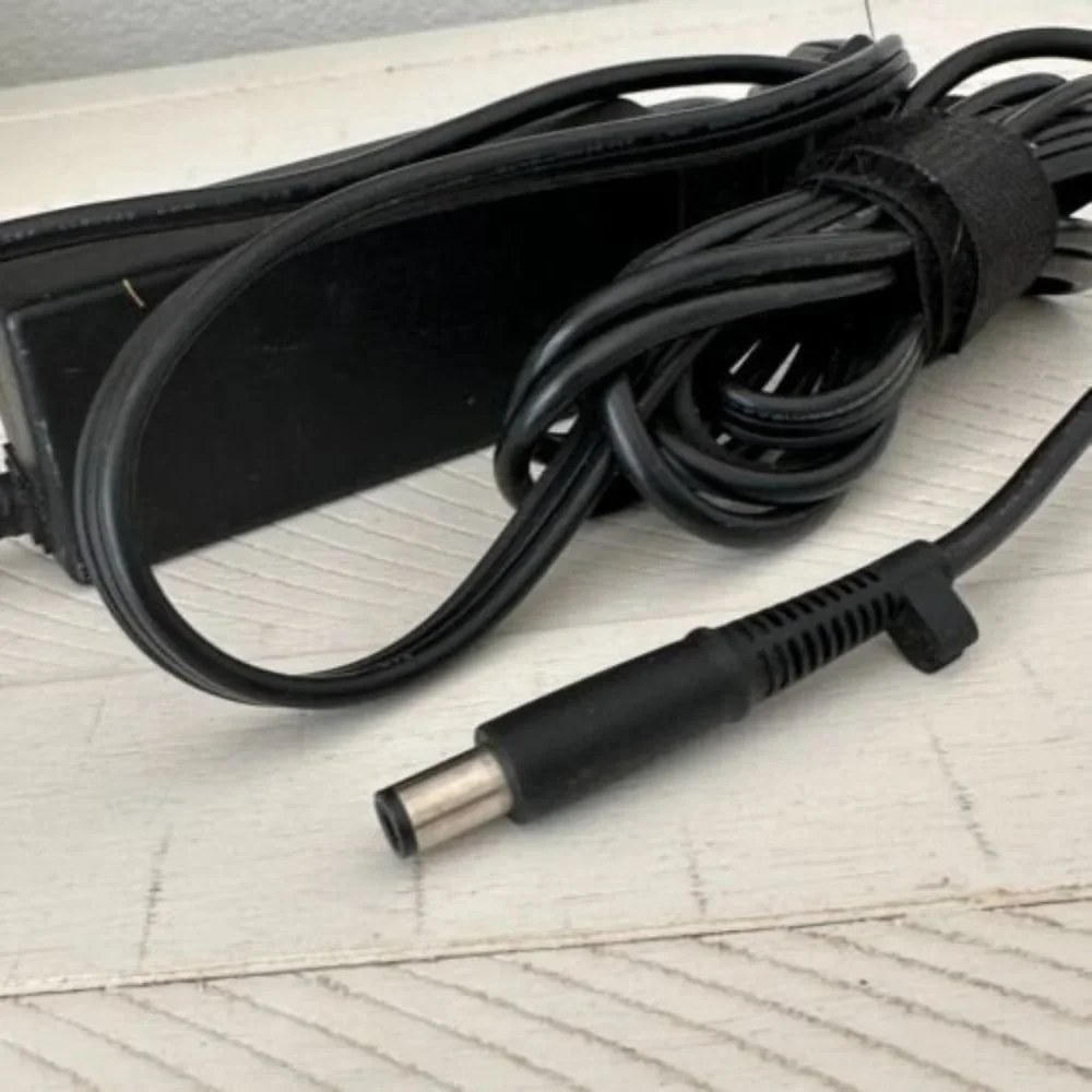 HP Genuine Laptop Power Adapter/Charger - Black 677774-002 / 608425-002